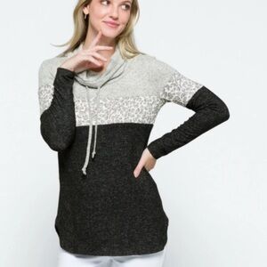 Market & Spruce Gray & Black Tunic with Animal Print Size Small, Soft & Cozy EUC